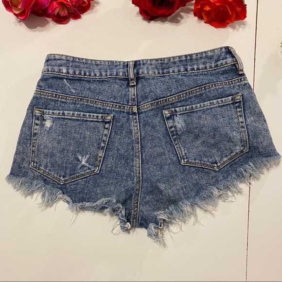 Bullhead Distressed Acid Wash Jean Shorts 11 - Picture 3 of 3
